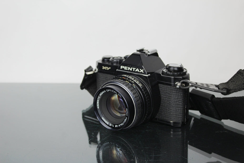 Pentax MV + 50mm f/2 Pentax lens - Dutch|Thrift