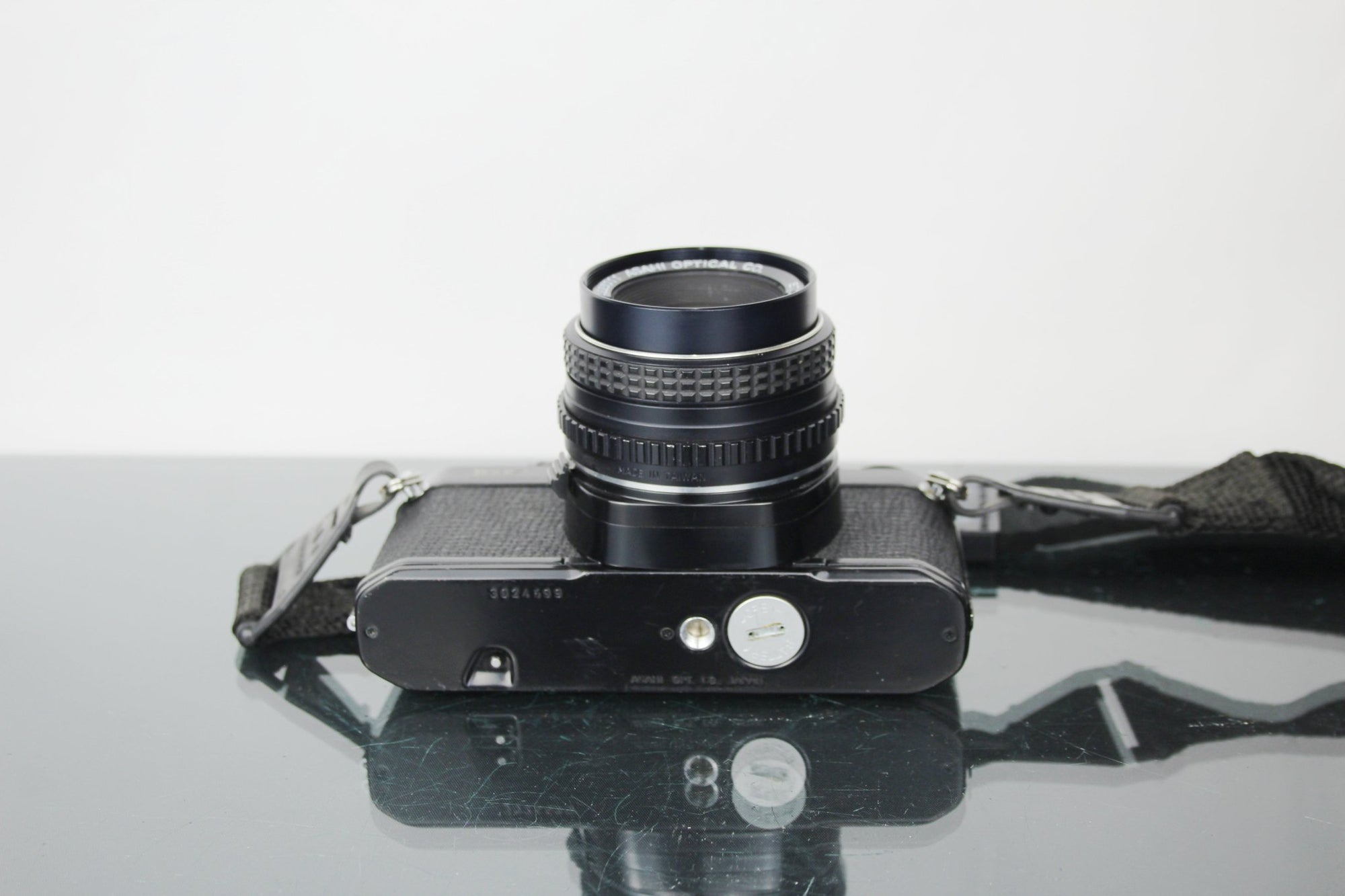 Pentax MV + 50mm f/2 Pentax lens - Dutch|Thrift