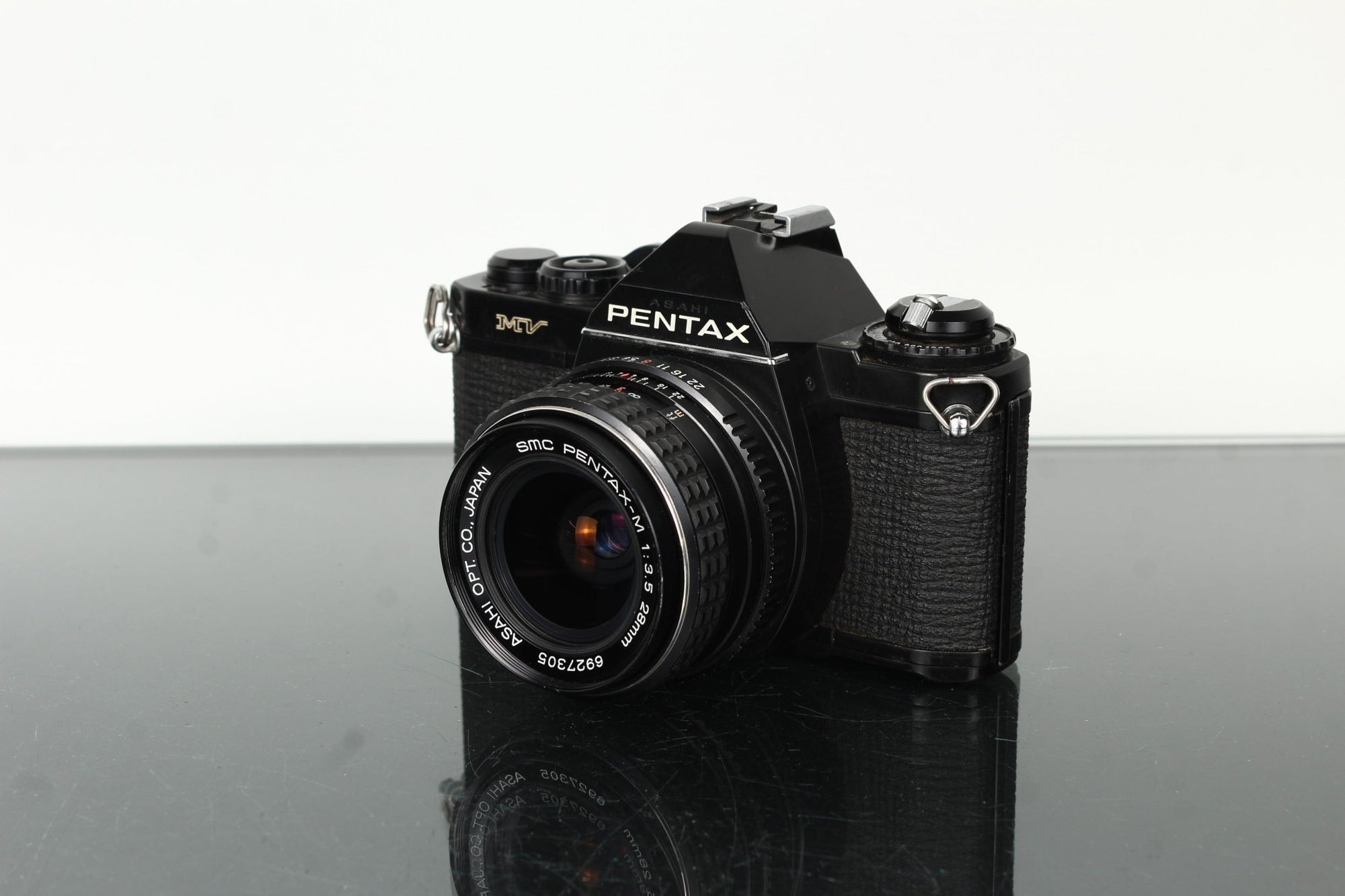 Pentax MV + Pentax - M 28mm f/3.5 - Dutch|Thrift
