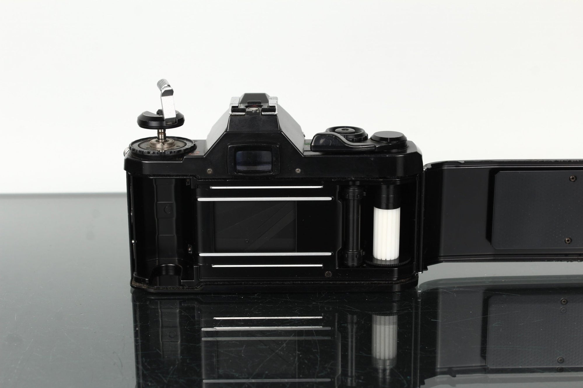 Pentax MV + Pentax - M 28mm f/3.5 - Dutch|Thrift