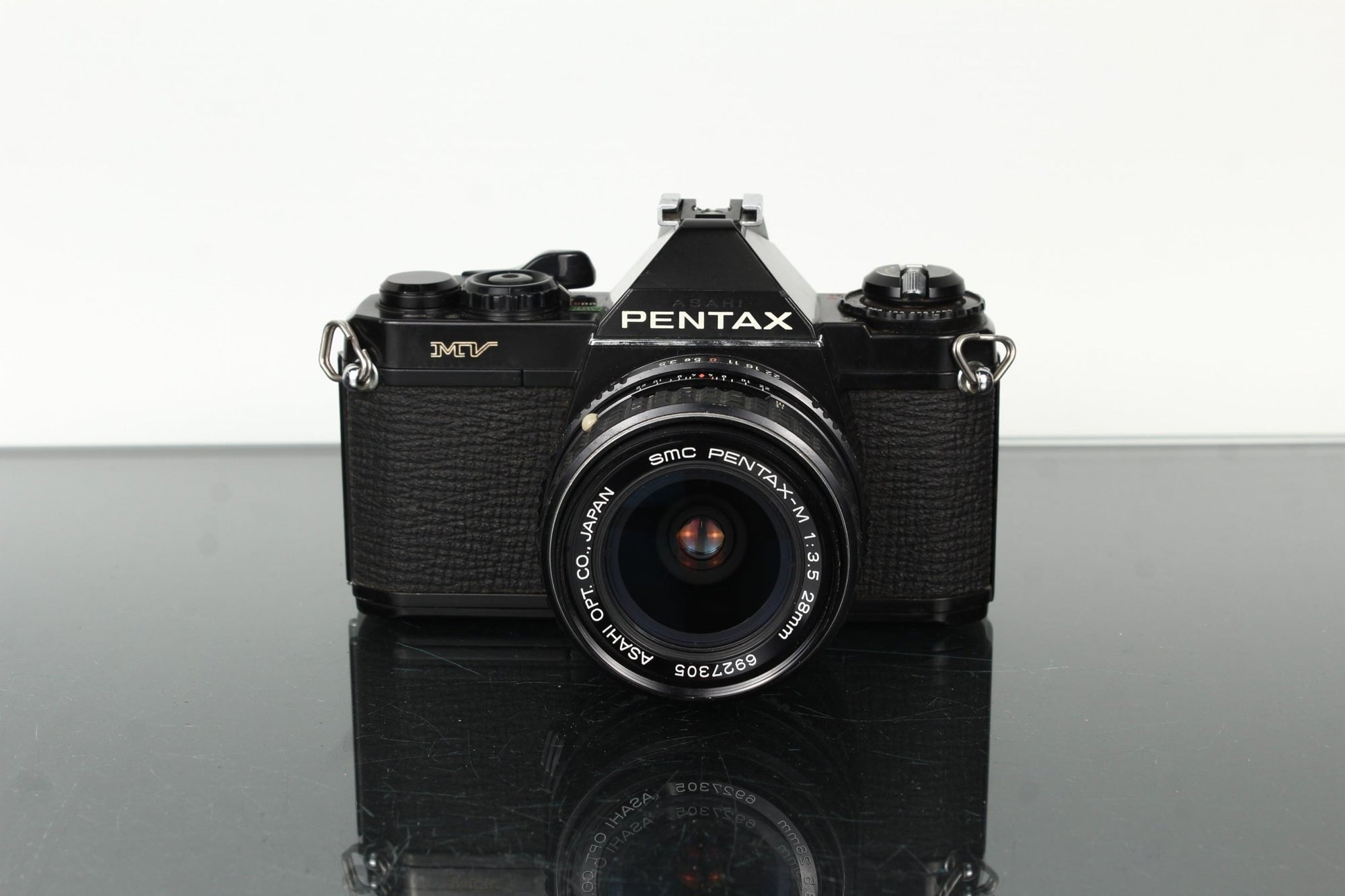 Pentax MV + Pentax - M 28mm f/3.5 - Dutch|Thrift