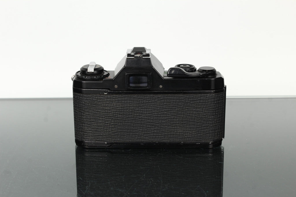 Pentax MV + Pentax - M 28mm f/3.5 - Dutch|Thrift