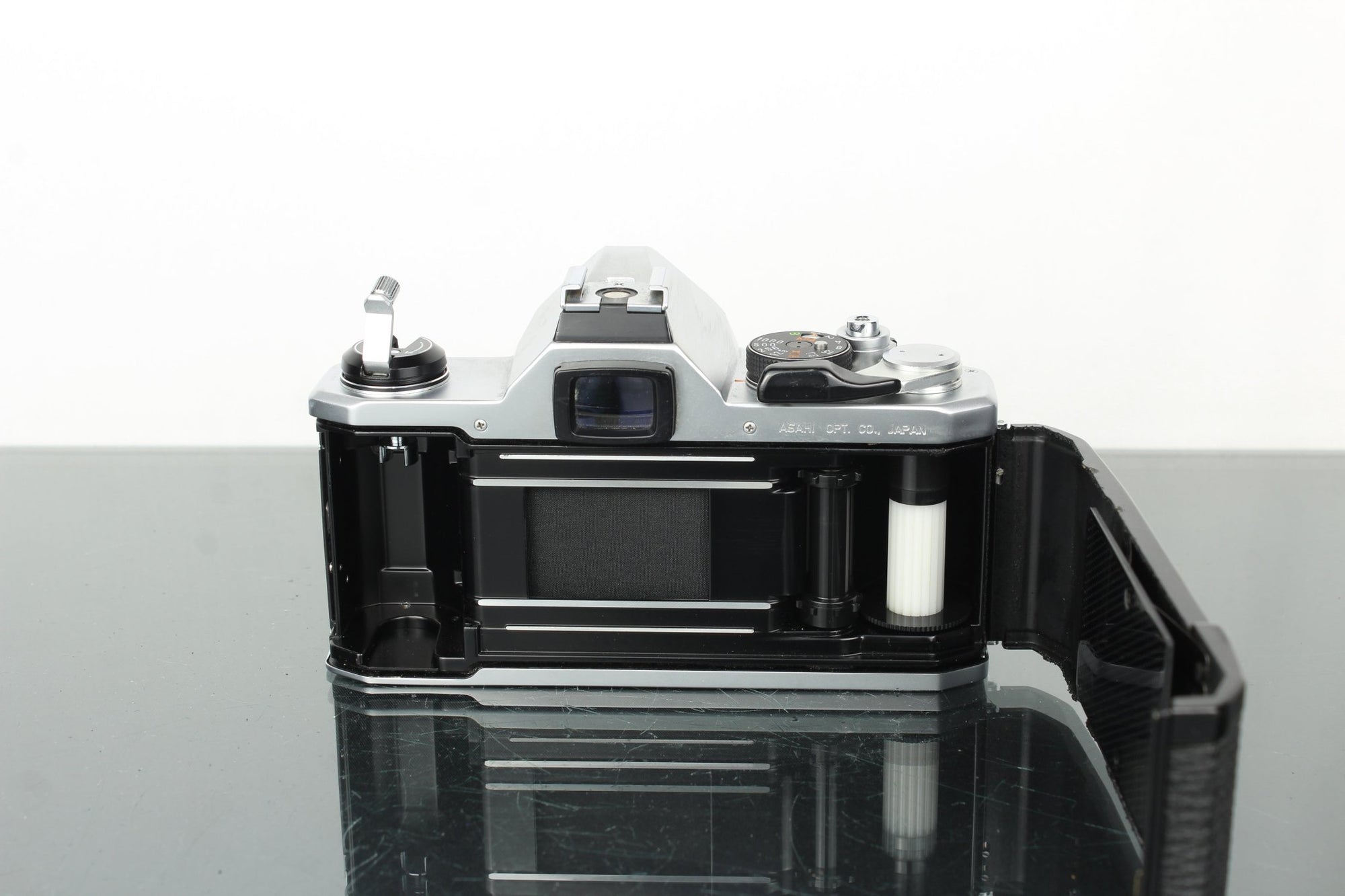 Pentax MX + 50mm 1.7 Pentax - M lens - Dutch|Thrift