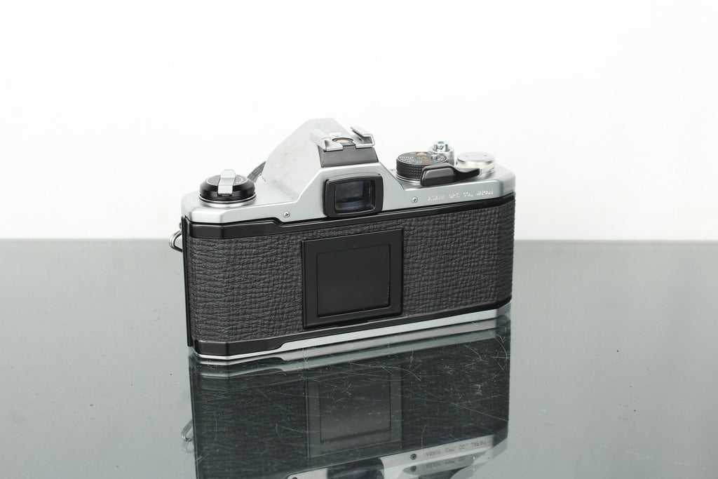 Pentax MX + 50mm 1.7 Pentax - M lens - Dutch|Thrift