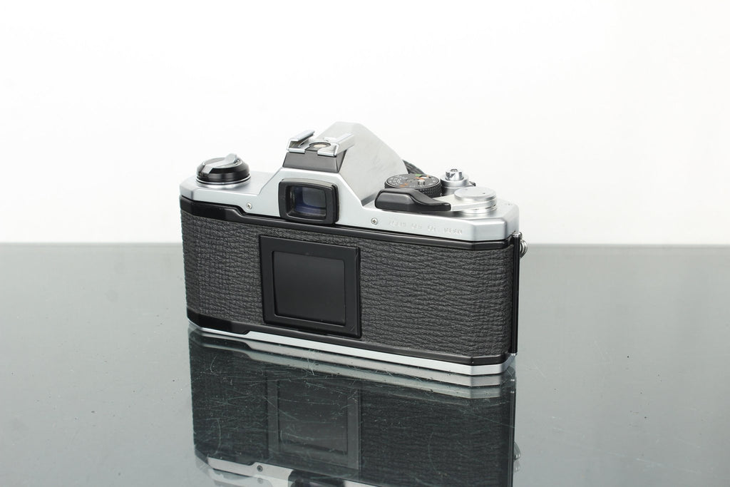 Pentax MX + 50mm 1.7 Pentax - M lens - Dutch|Thrift