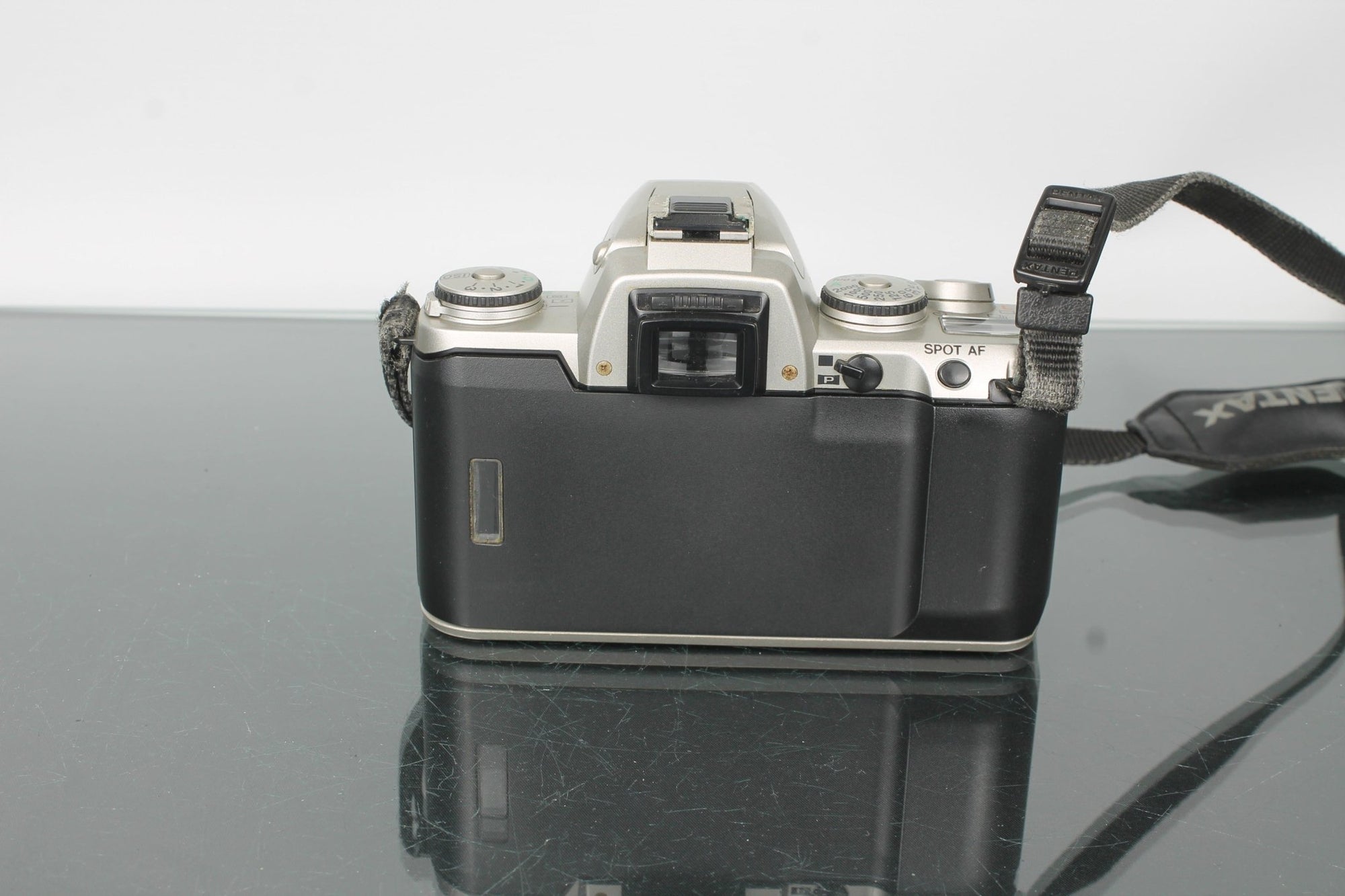 Pentax MZ - 5 - Dutch|Thrift