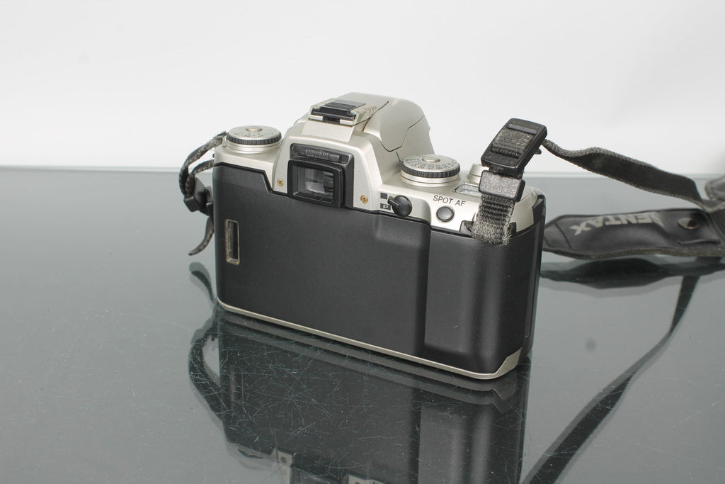 Pentax MZ - 5 - Dutch|Thrift