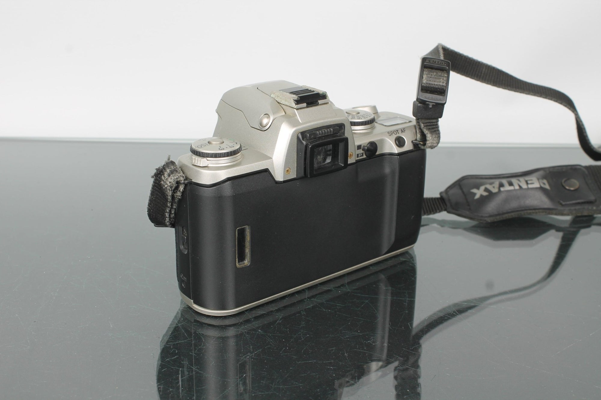 Pentax MZ - 5 - Dutch|Thrift