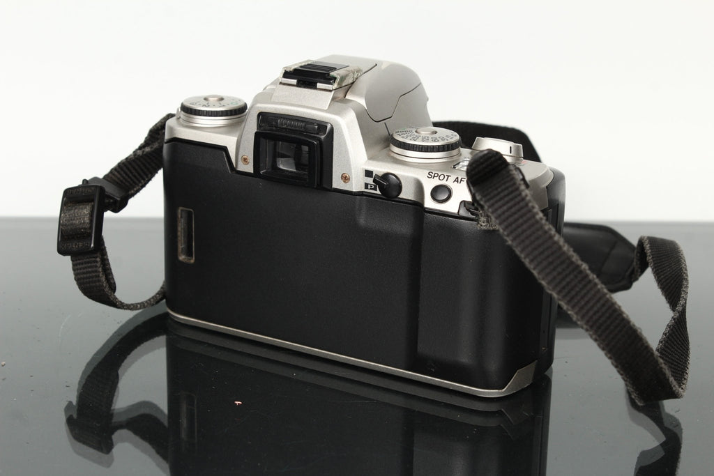 Pentax MZ - 5 - Dutch|Thrift