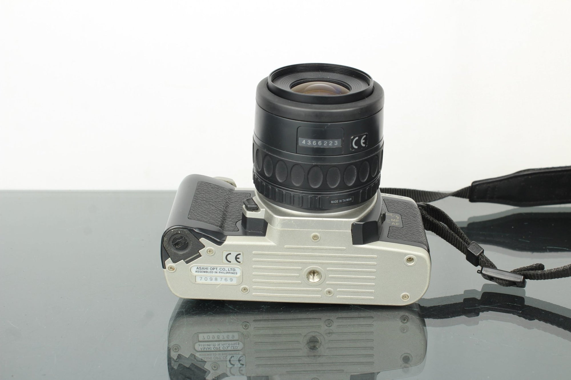 Pentax MZ - 5 + SMC Pentax - F 35 - 80mm f/4 - 5.6 PK mount lens - Dutch|Thrift