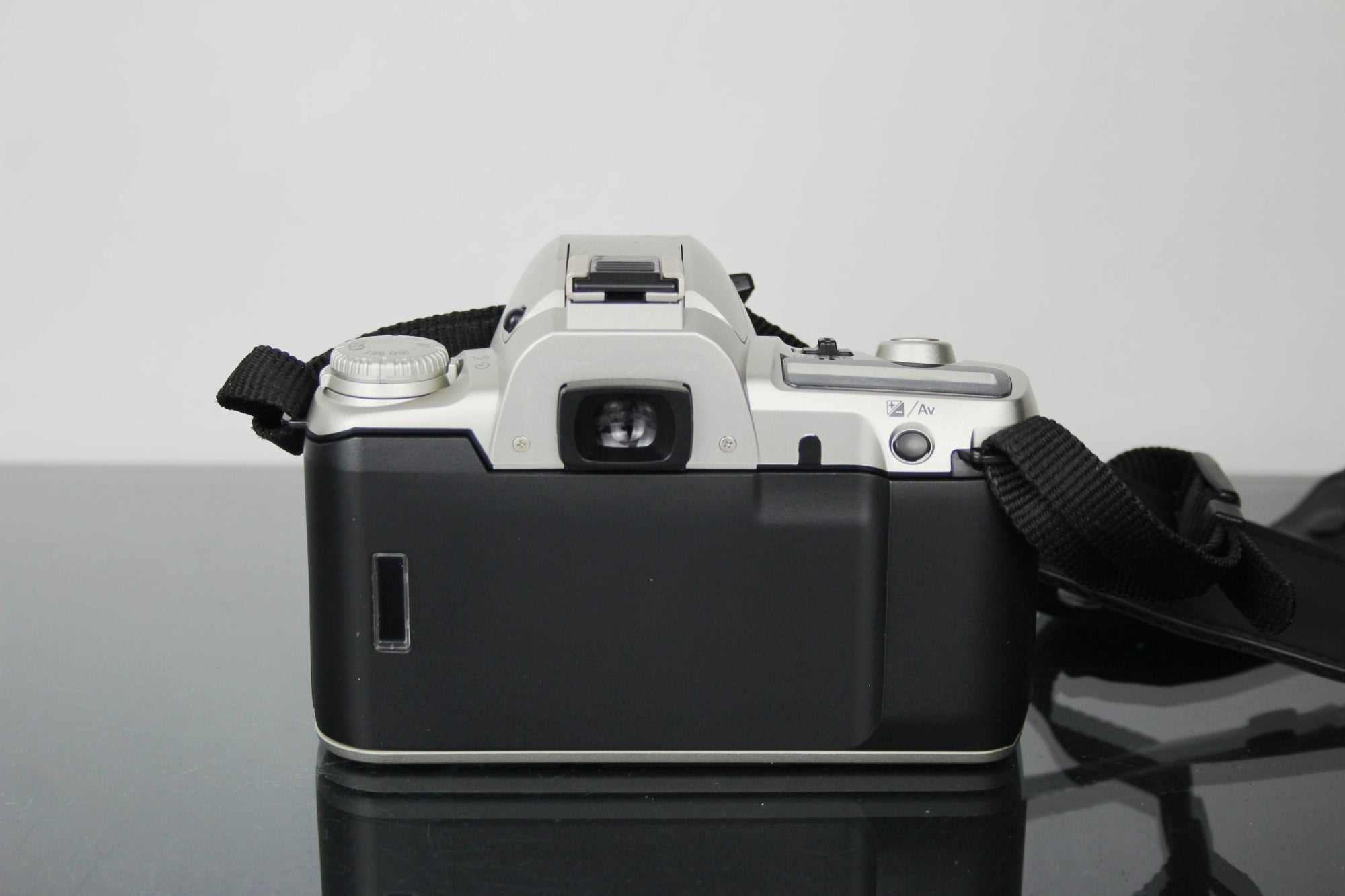 Pentax MZ - 50 + Pentax SMC FA 28 - 70mm f/4 lens - Dutch|Thrift