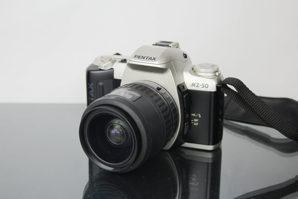 Pentax MZ - 50 + Pentax SMC FA 28 - 70mm f/4 lens - Dutch|Thrift
