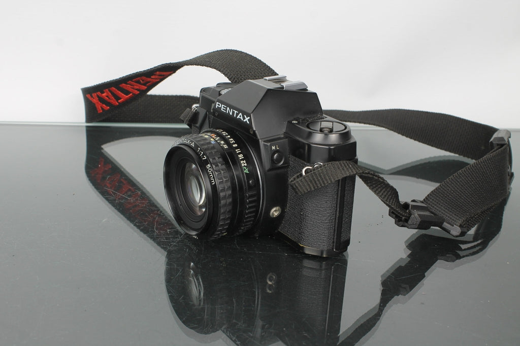 Pentax P30 + SMC Pentax - A 1:1.7 50mm - Dutch|Thrift