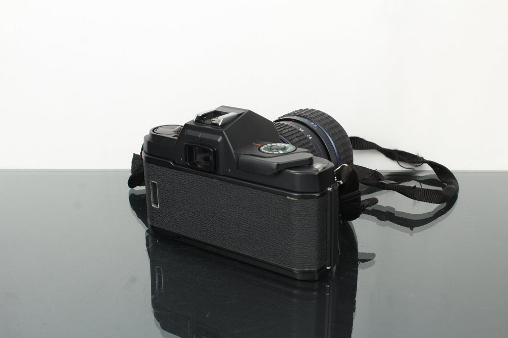 Pentax P30 + Takumar 28 - 80mm 1:3.5 - 4.5 lens - Dutch|Thrift