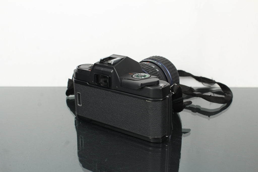 Pentax P30 + Takumar 28 - 80mm 1:3.5 - 4.5 lens - Dutch|Thrift