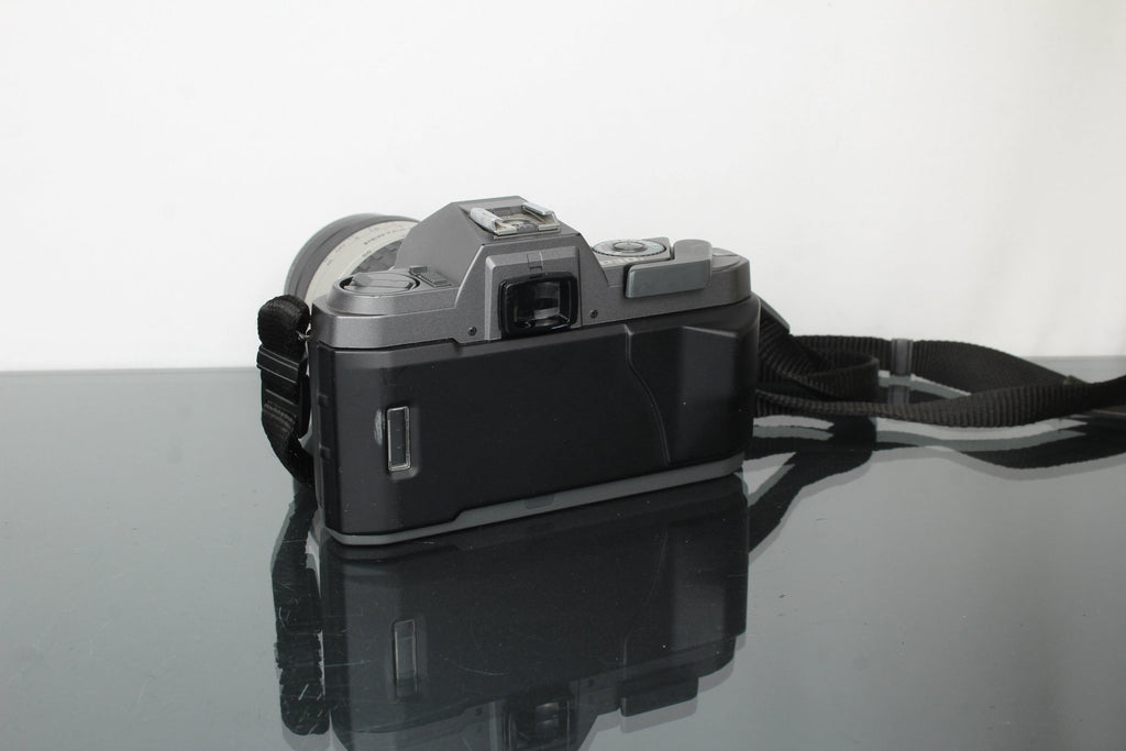 Pentax P30T + SMC Pentax AF 28 - 80mm 1:3.5 - 5.6 lens - Dutch|Thrift