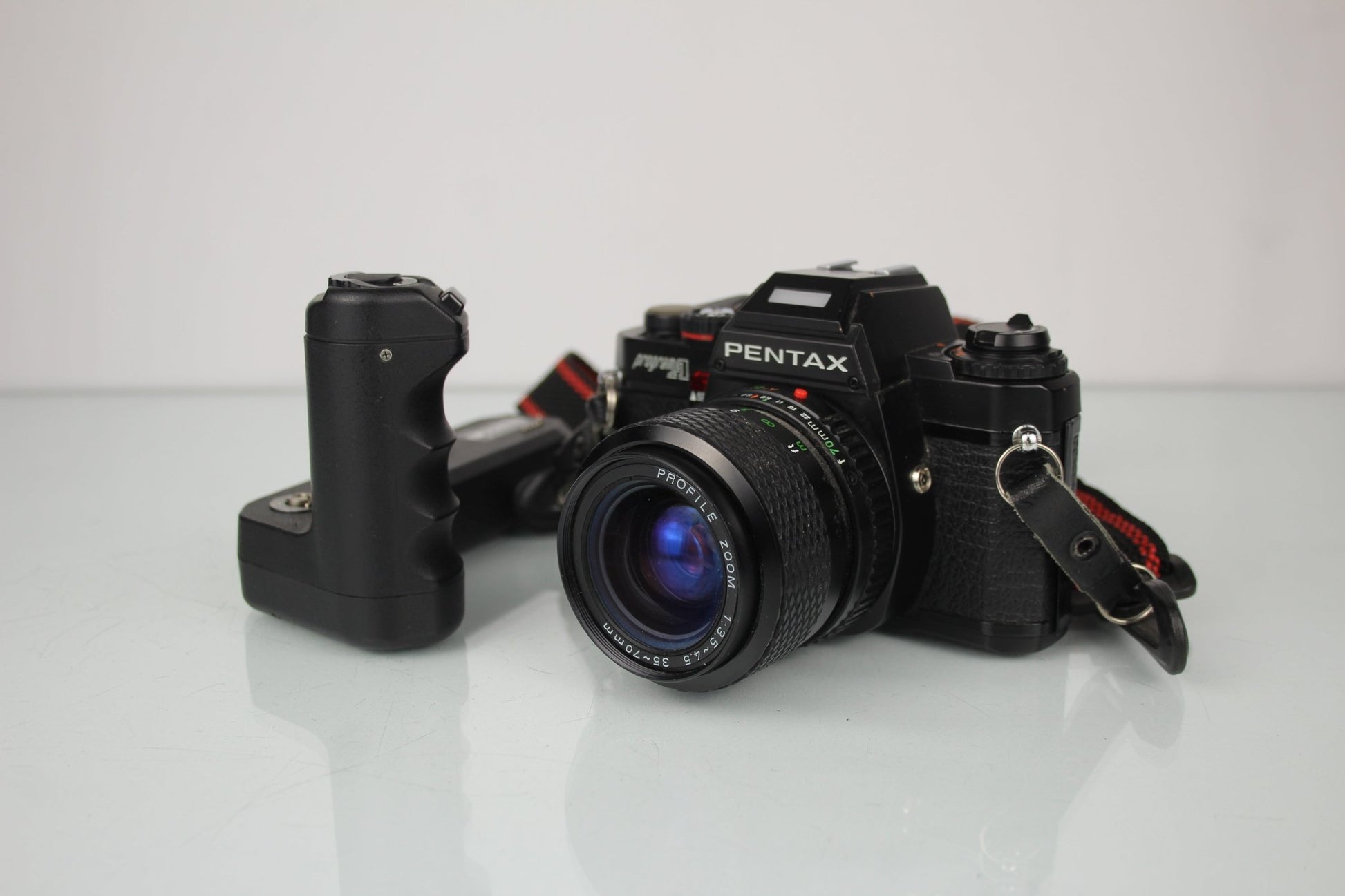 Pentax Program A 35-70mm – Dutch|Thrift