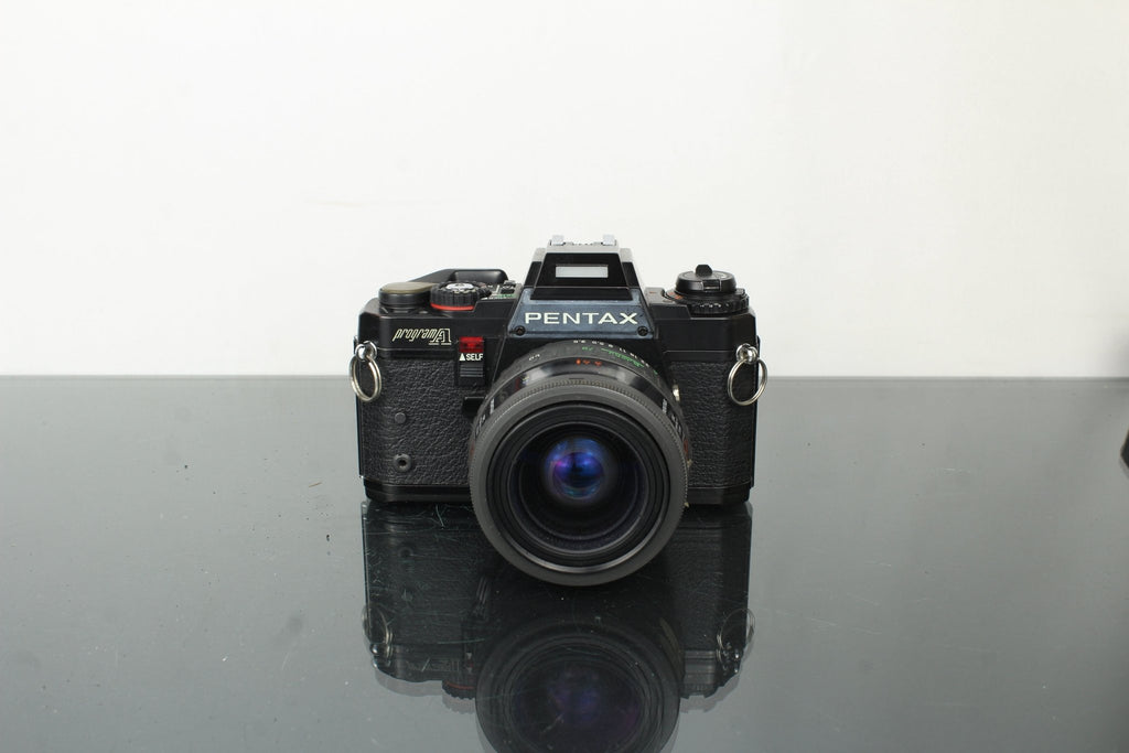 Pentax Program A + SMC Pentax - F Zoom 35 - 70mm f/3.5 - 4.5 - Dutch|Thrift