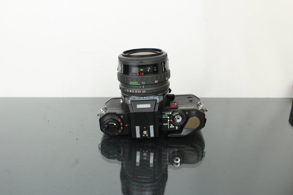 Pentax Program A + SMC Pentax - F Zoom 35 - 70mm f/3.5 - 4.5 - Dutch|Thrift