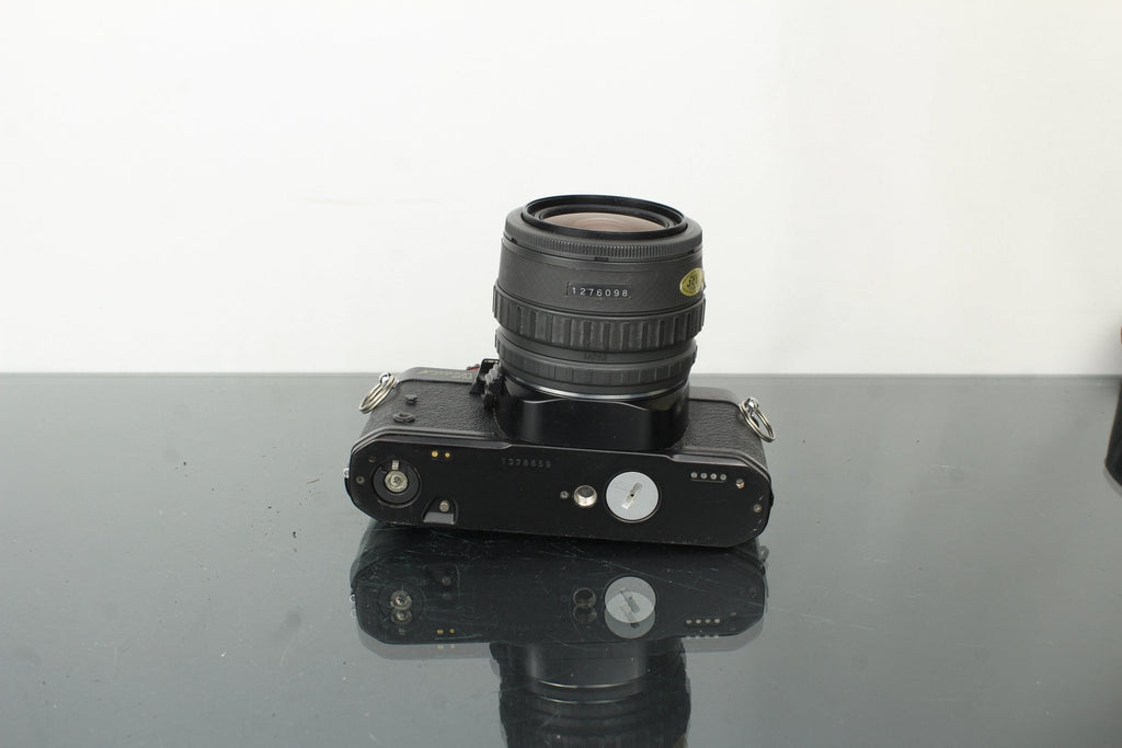 Pentax Program A + SMC Pentax - F Zoom 35 - 70mm f/3.5 - 4.5 - Dutch|Thrift