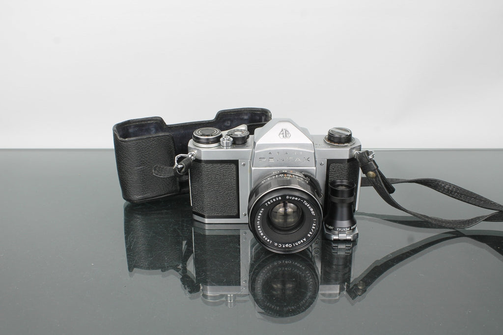 Pentax S1a + Super - Takumar 1:3.5 35mm - Dutch|Thrift