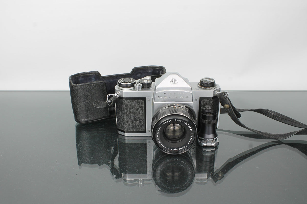 Pentax S1a + Super - Takumar 1:3.5 35mm - Dutch|Thrift