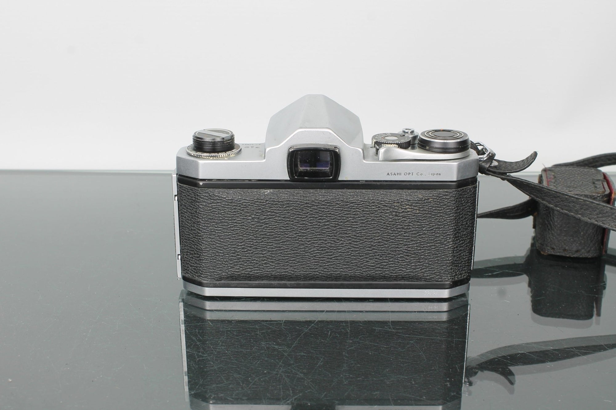 Pentax S1a + Super - Takumar 1:3.5 35mm - Dutch|Thrift