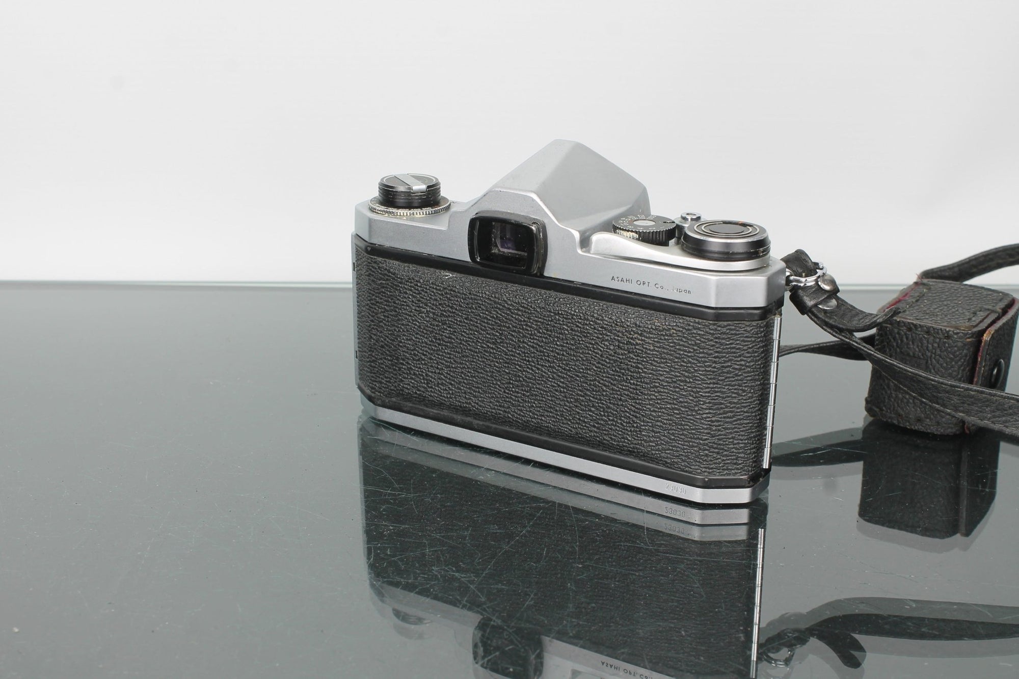 Pentax S1a + Super - Takumar 1:3.5 35mm - Dutch|Thrift