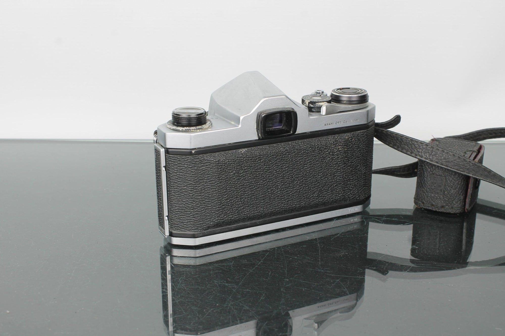 Pentax S1a + Super - Takumar 1:3.5 35mm - Dutch|Thrift