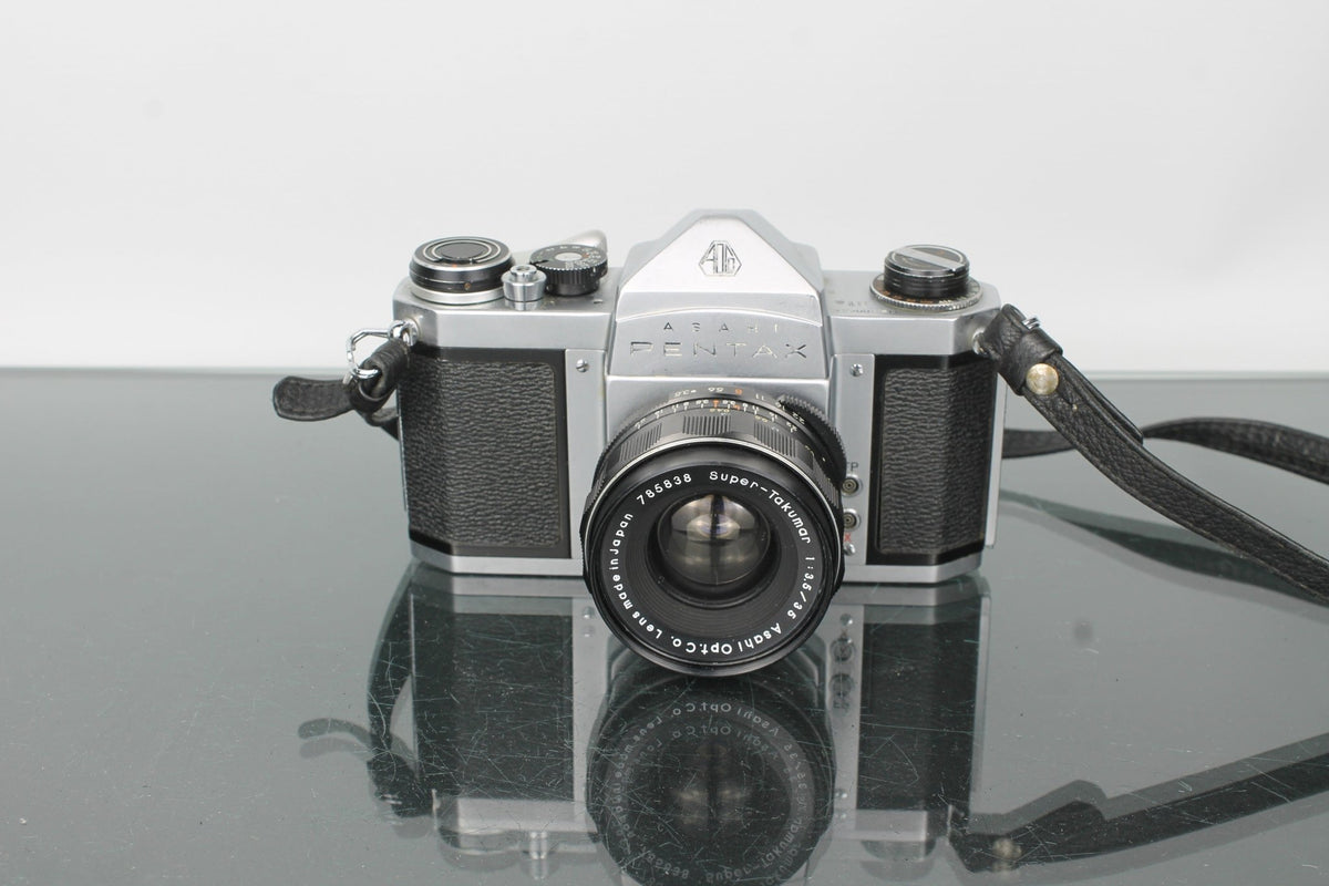 Pentax S1a + Super - Takumar 1:3.5 35mm - Dutch|Thrift