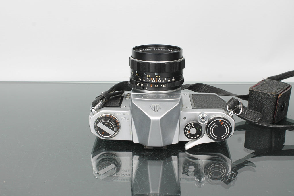 Pentax S1a + Super - Takumar 1:3.5 35mm - Dutch|Thrift