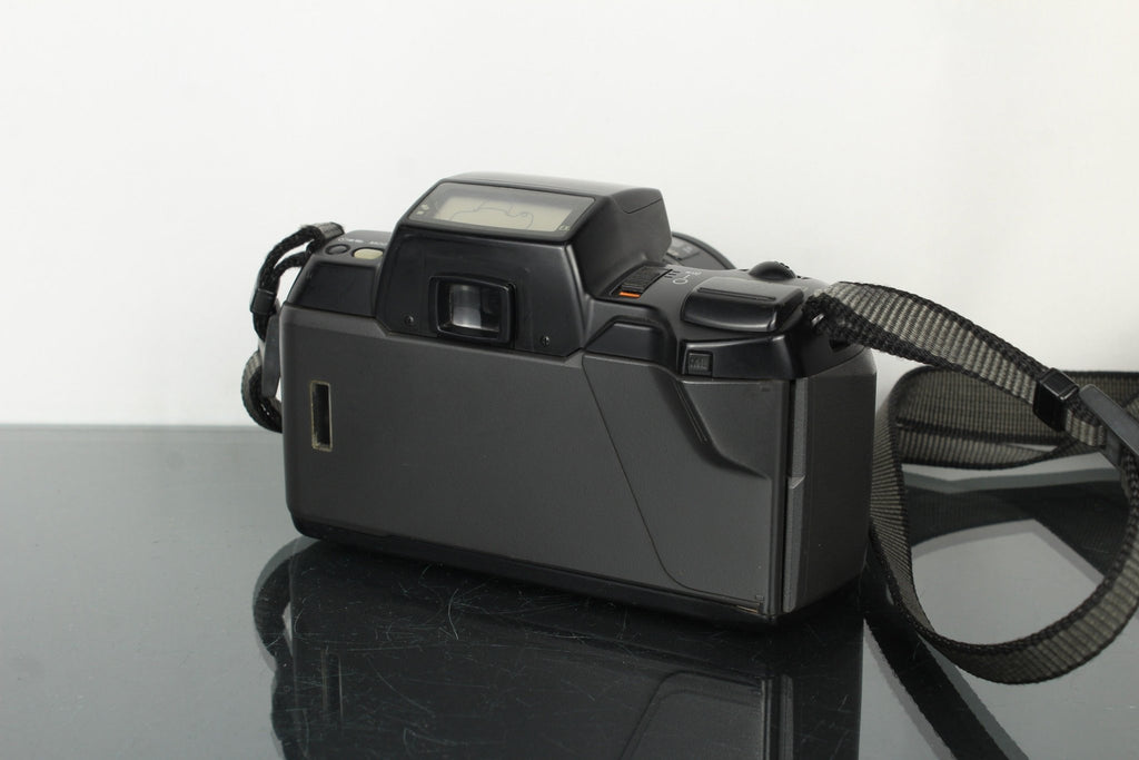 Pentax SF10 - Dutch|Thrift