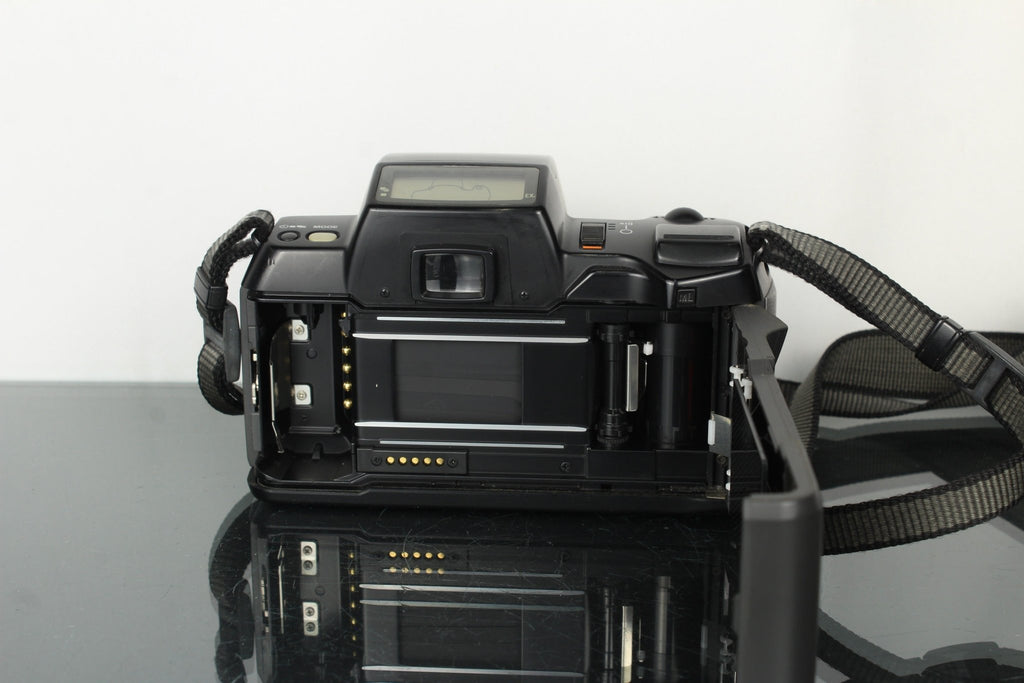 Pentax SF10 - Dutch|Thrift