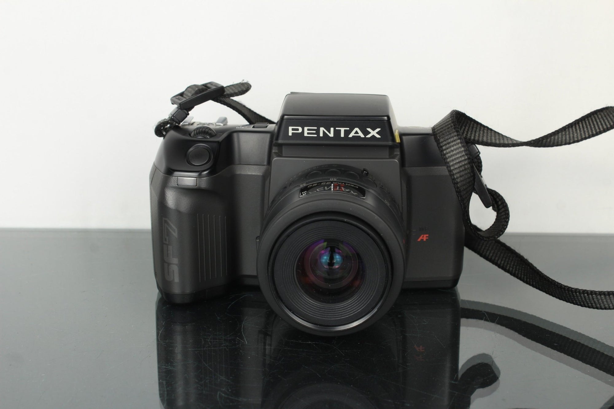 Pentax SF7 - Dutch|Thrift