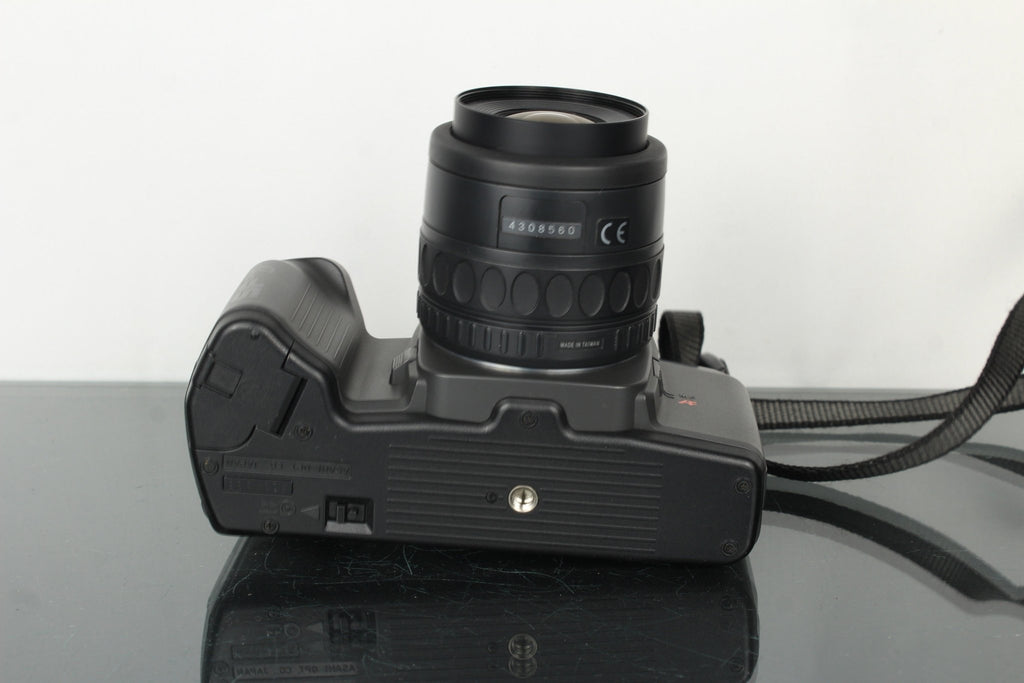 Pentax SF7 - Dutch|Thrift