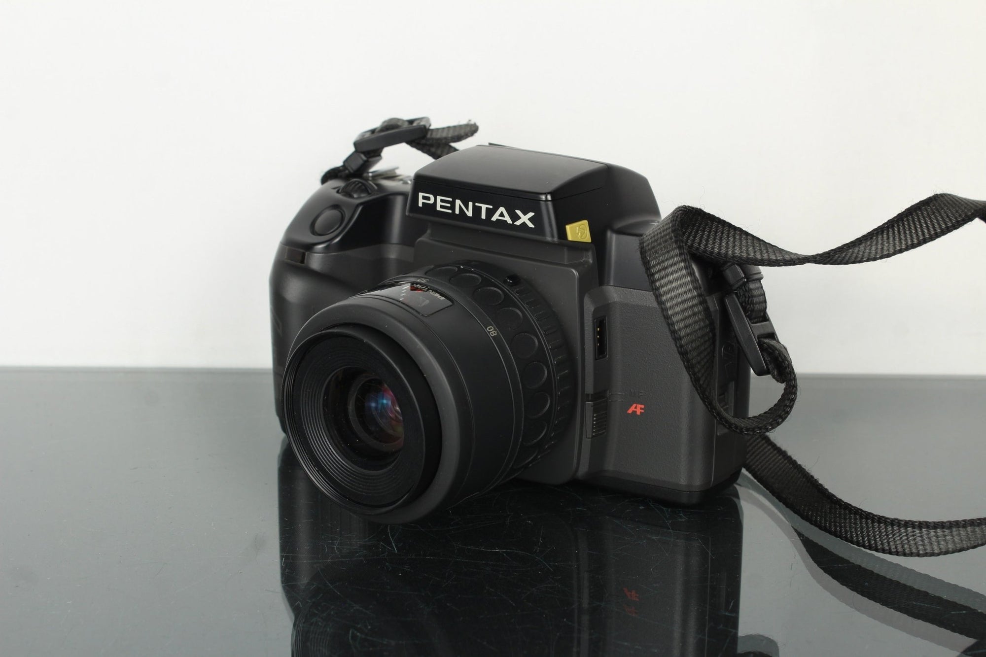 Pentax SF7 - Dutch|Thrift