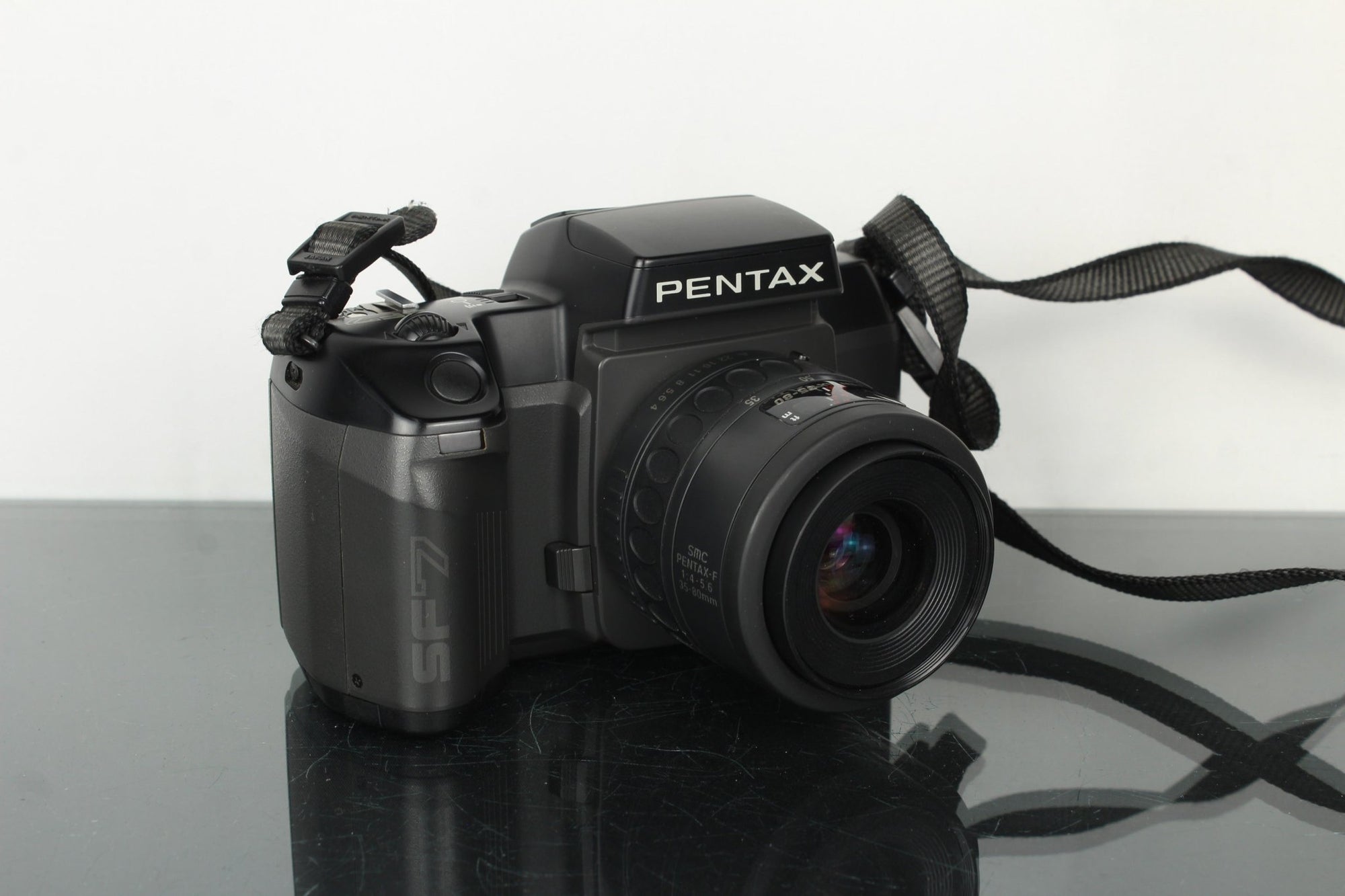 Pentax SF7 - Dutch|Thrift