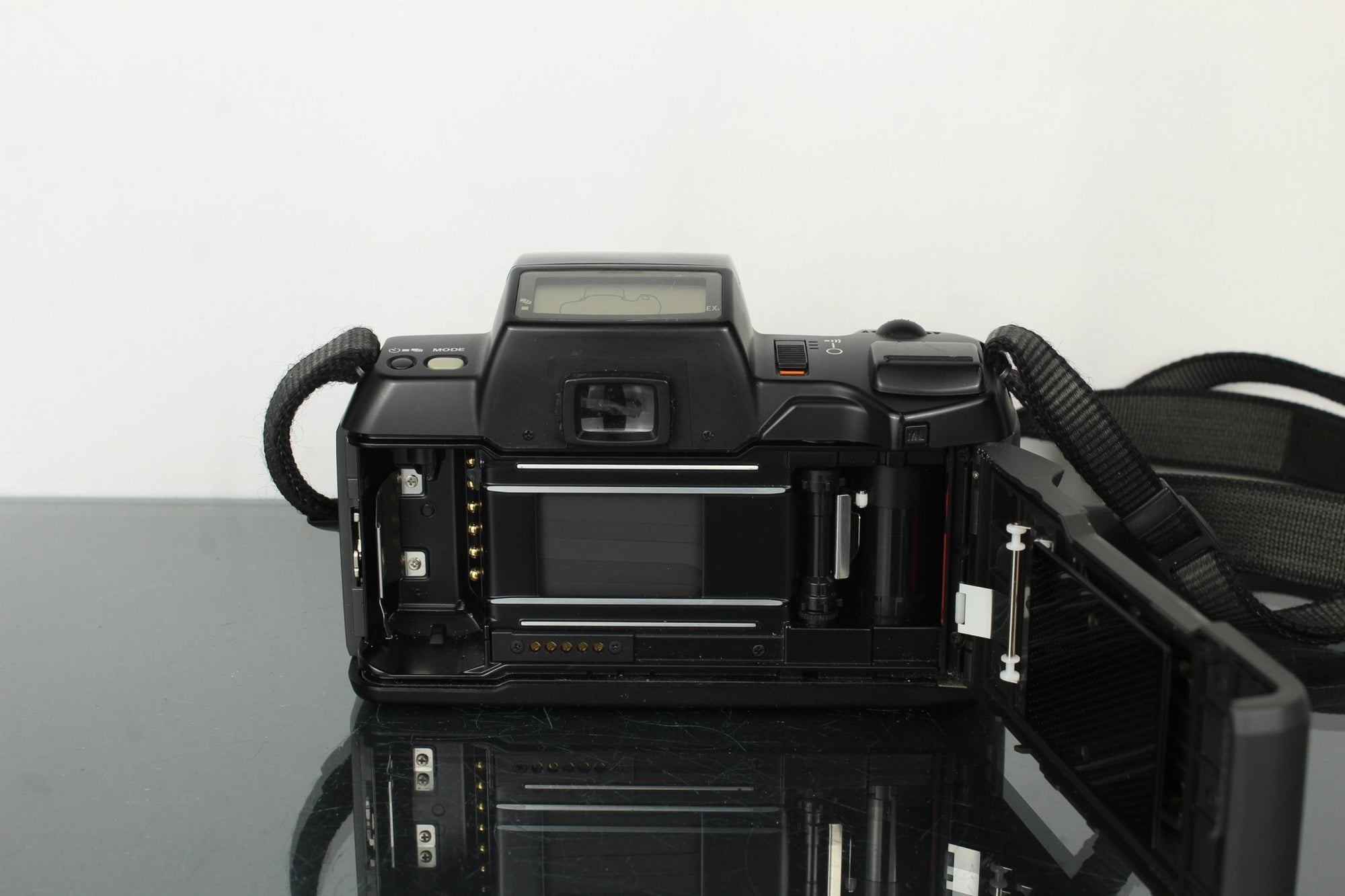 Pentax SF7 + SMC Pentax 1:4 - 5.6 35 - 80mm - Dutch|Thrift