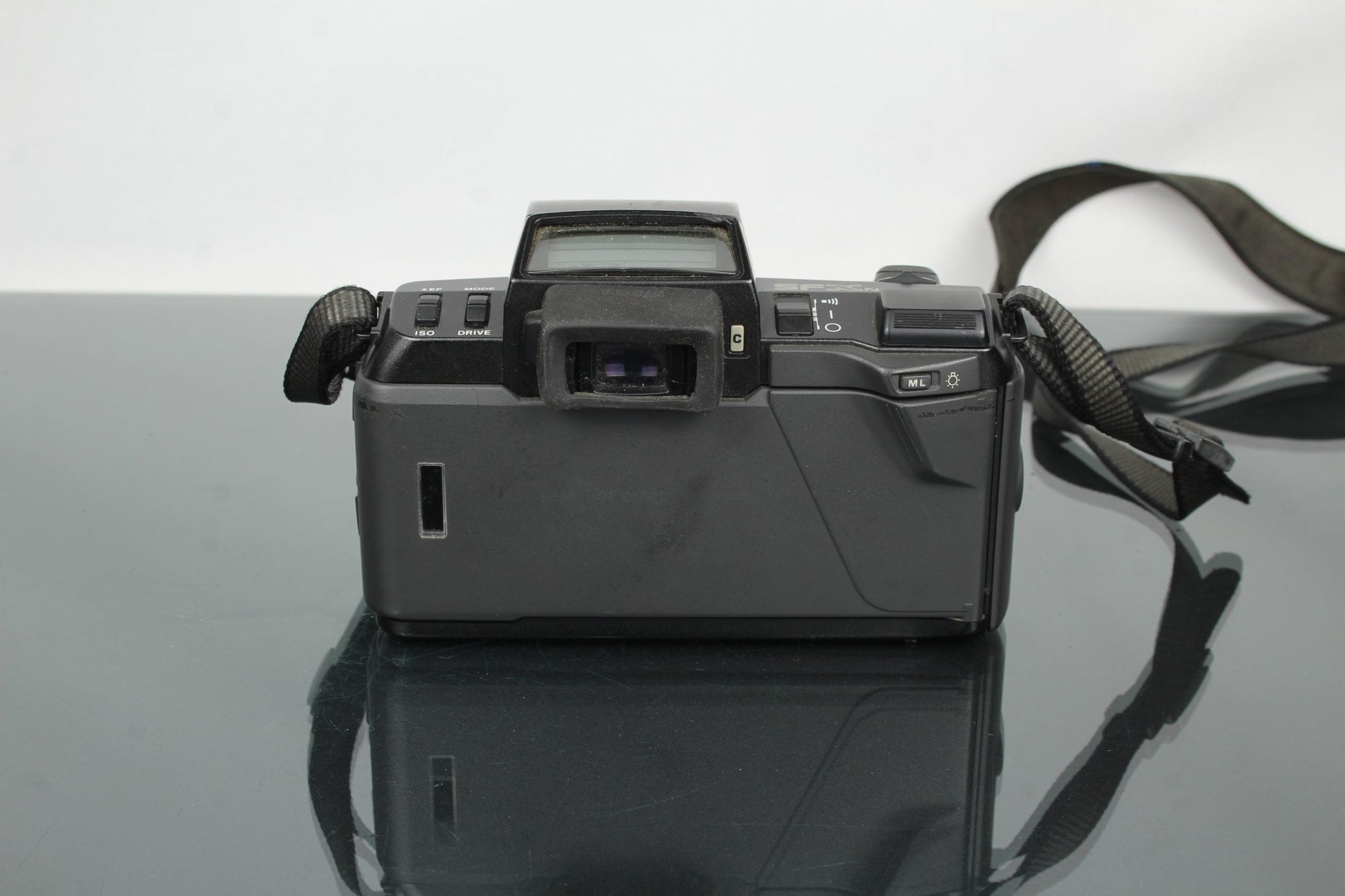 Pentax SFXn + M42 Converter mount - Dutch|Thrift