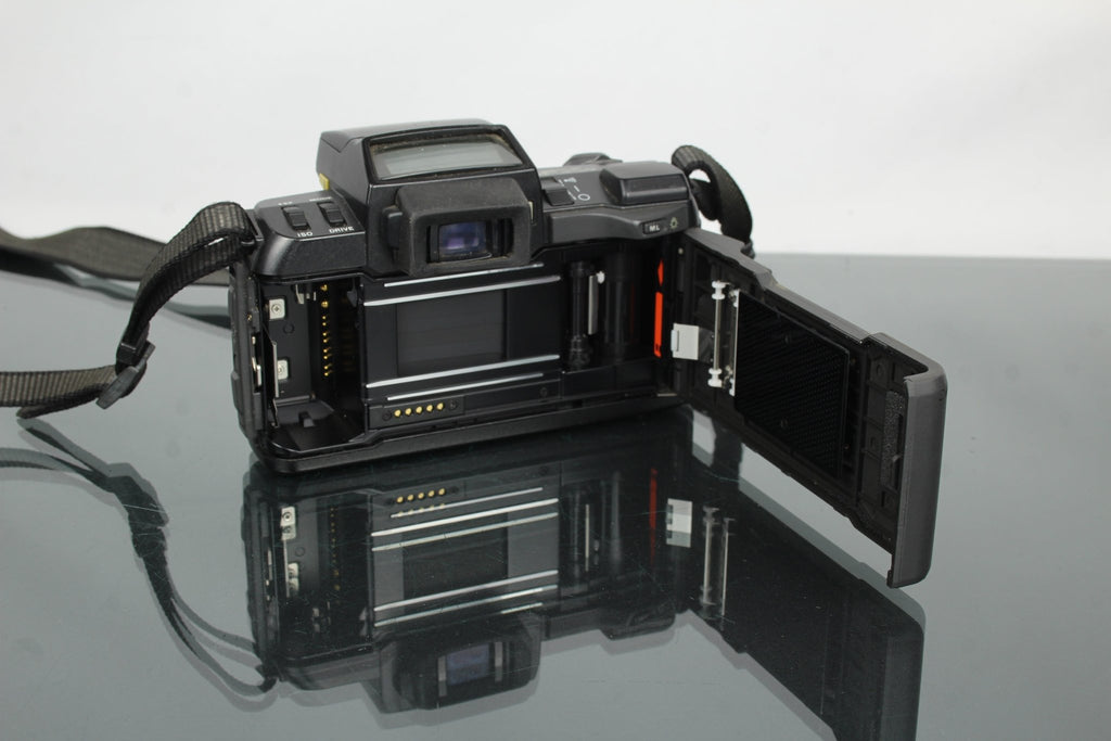 Pentax SFXn + M42 Converter mount - Dutch|Thrift