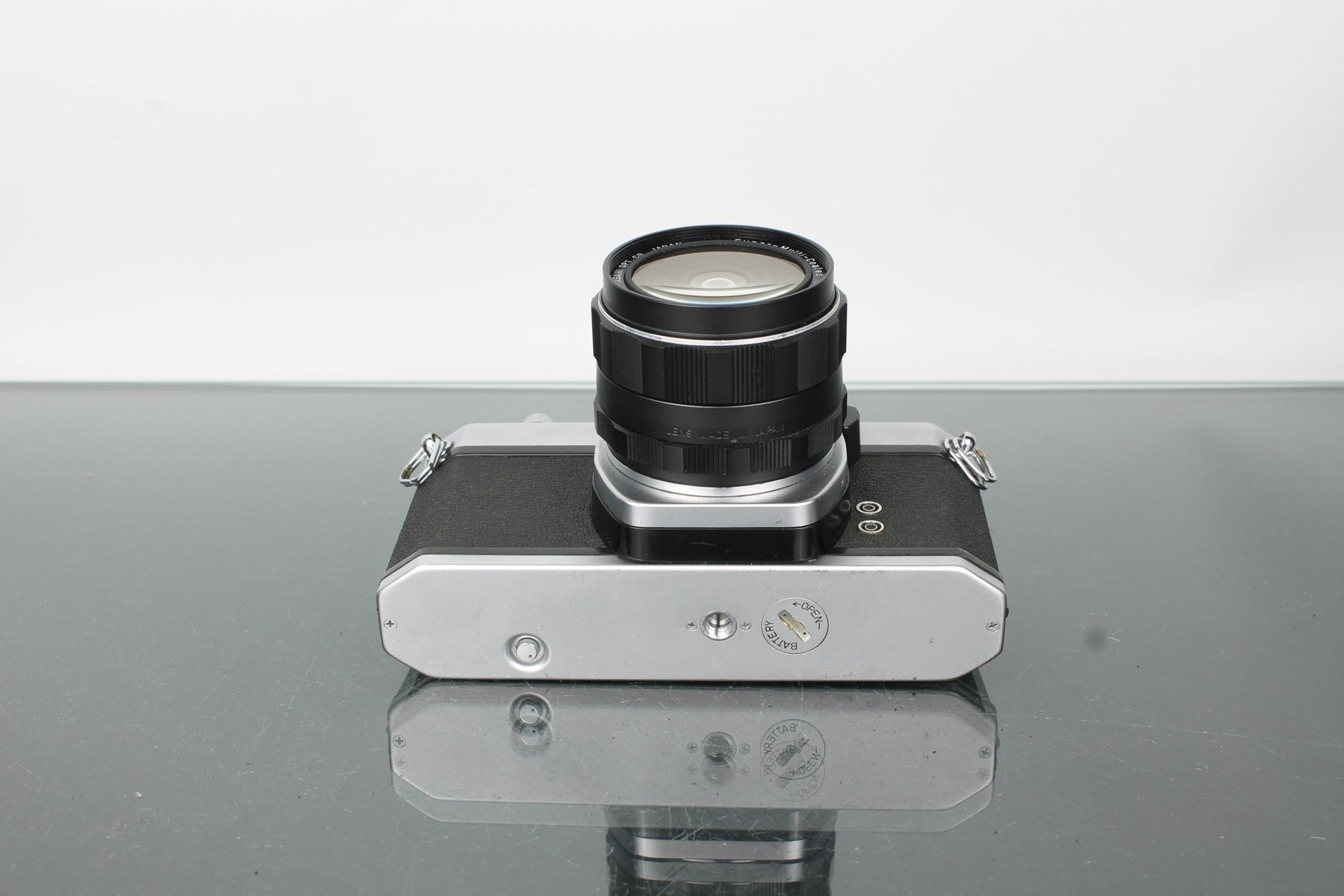 Pentax SP 500 + Super Multi Coated Takumar 28mm f/3.5 - Dutch|Thrift