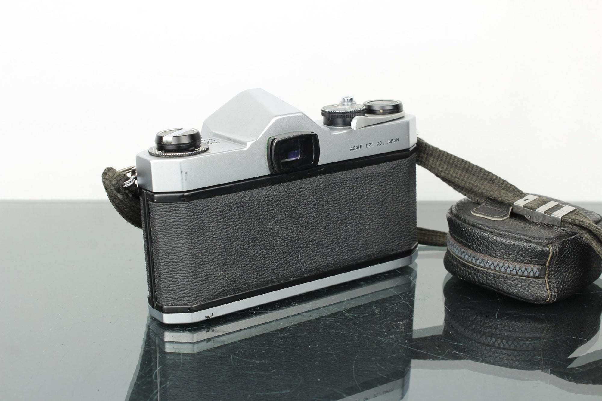 Pentax SP1000 + 55mm f/2 SMC Takumar lens - Dutch|Thrift