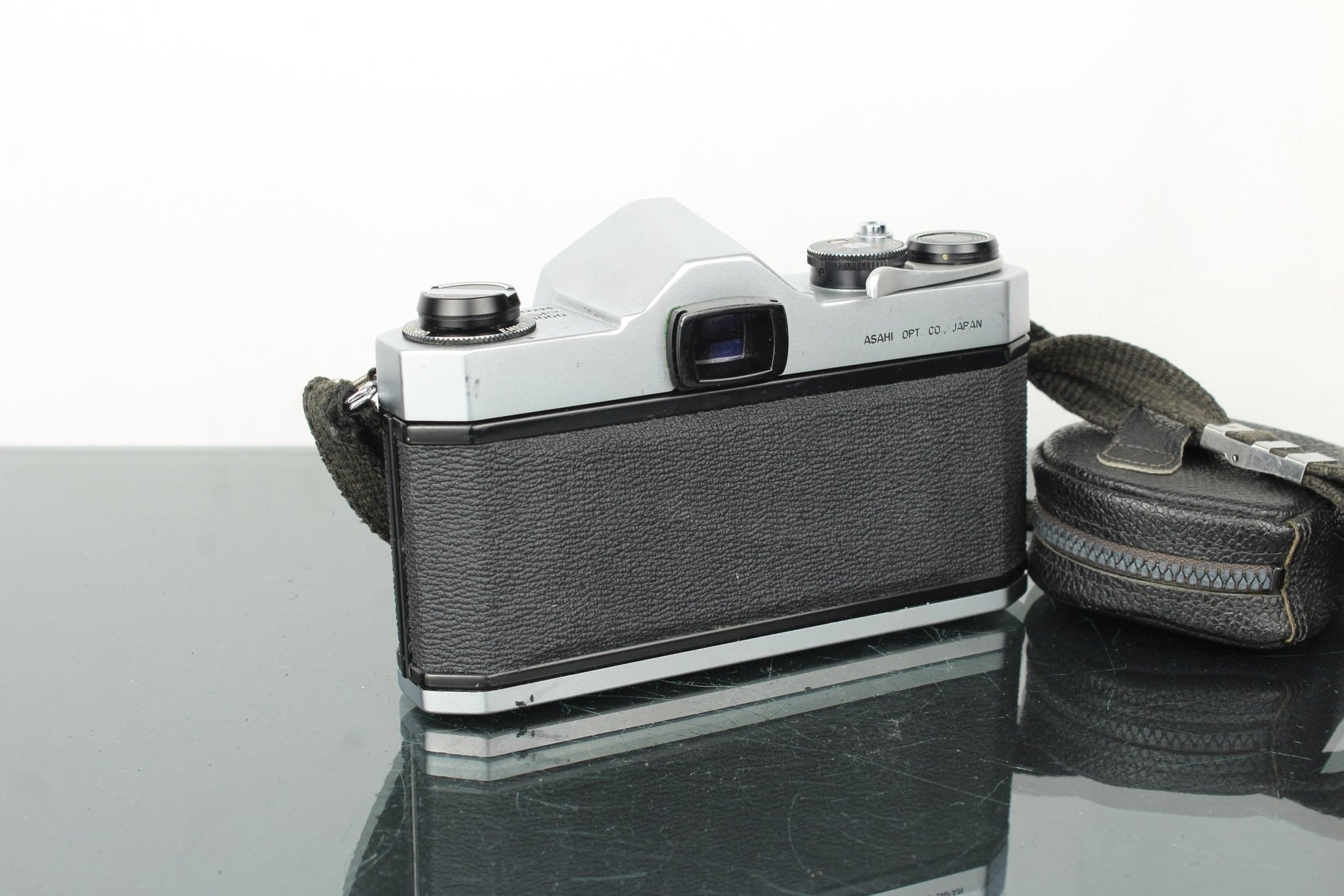 Pentax SP1000 + 55mm f/2 SMC Takumar lens - Dutch|Thrift