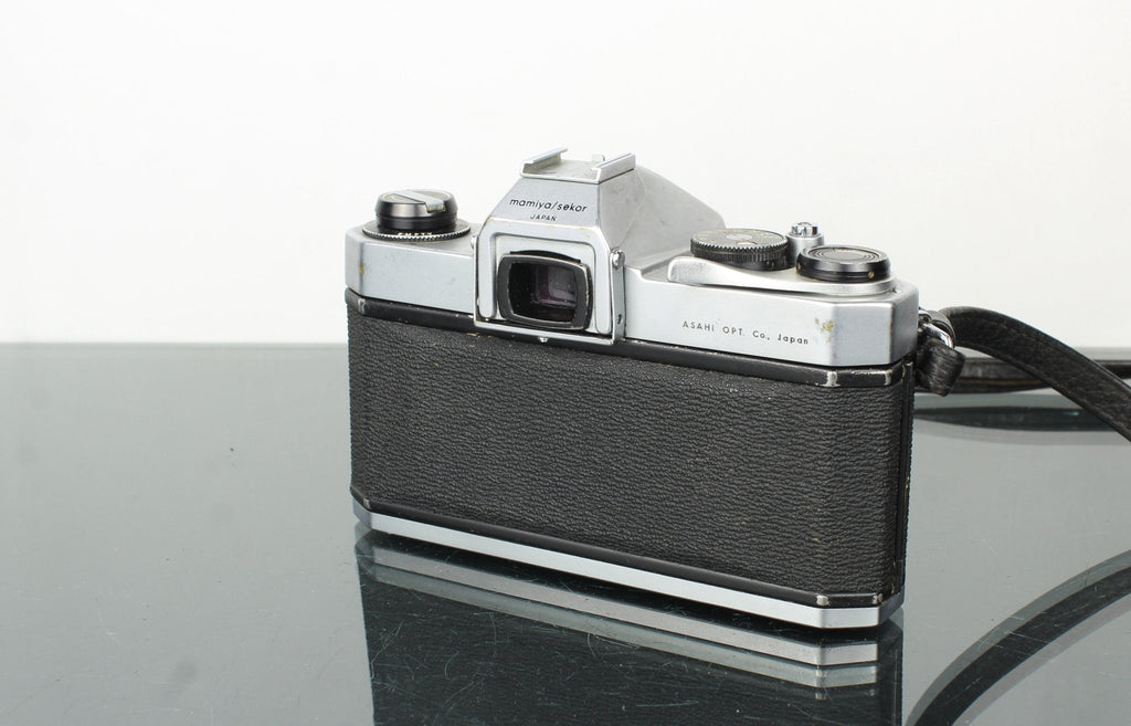 Pentax Spotmatic + 50mm 1.4 Takumar lens (M42 mount) - Dutch|Thrift