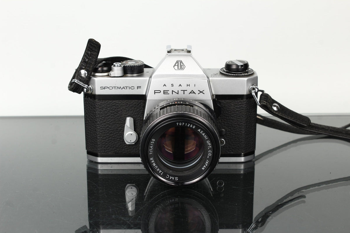 Pentax Spotmatic F + Takumar 1:1.4 50mm - Dutch|Thrift