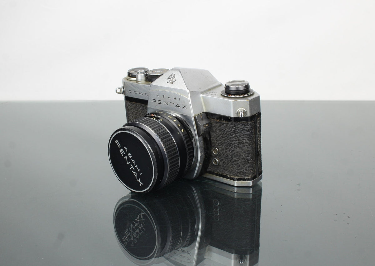 Pentax SpotMatic + Takumar 55mm f/2 - Dutch|Thrift