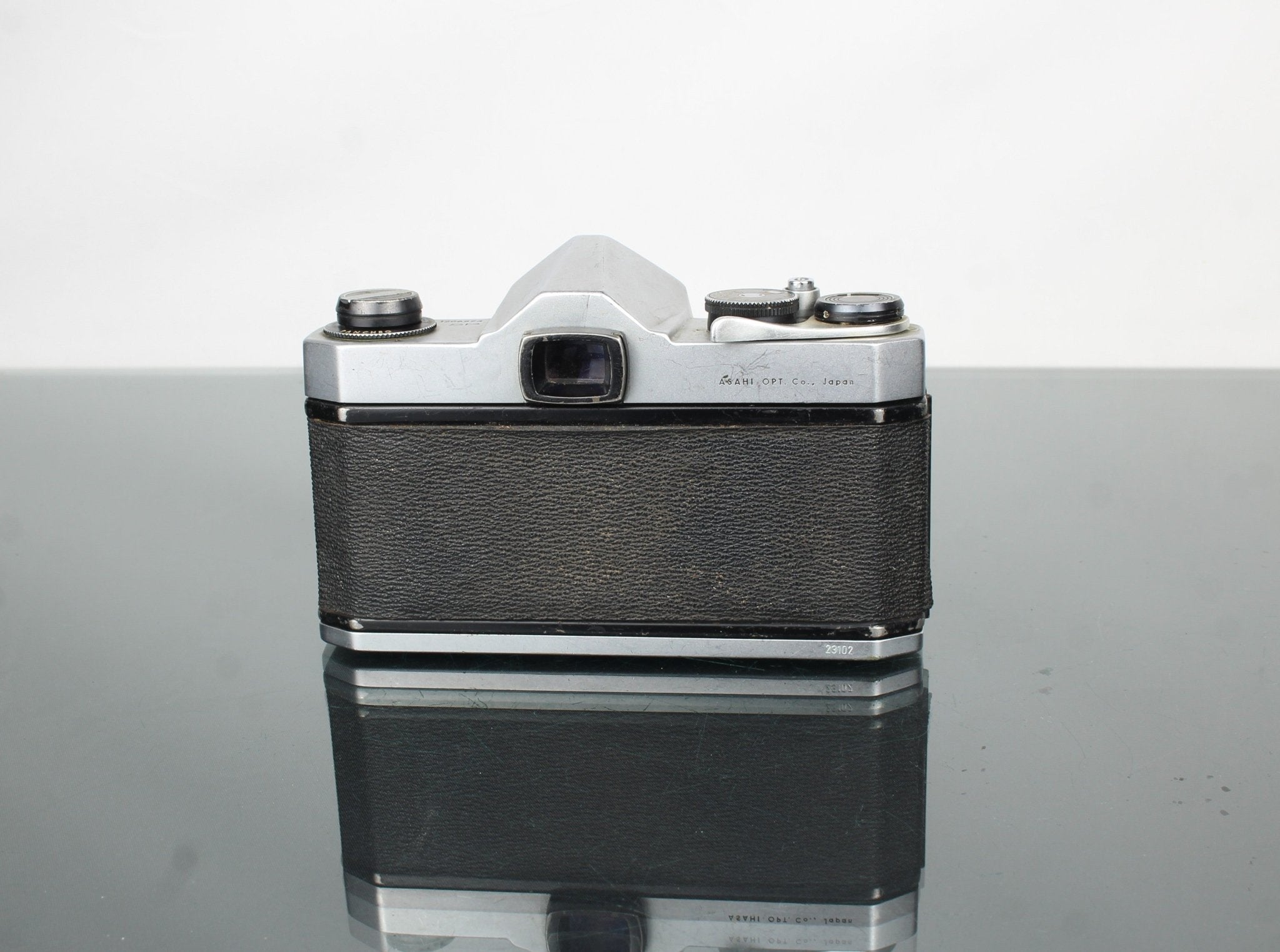 Pentax SpotMatic + Takumar 55mm f/2 – Dutch|Thrift
