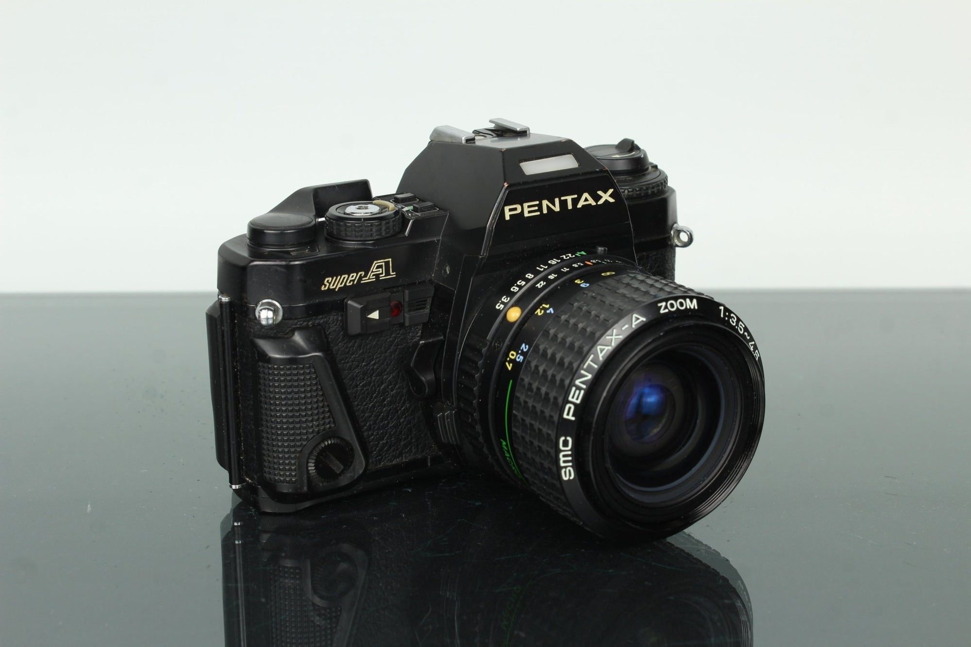 Pentax Super A + Pentax - A Zoom 1:3.5 - 4.5 35 - 70mm - Dutch|Thrift