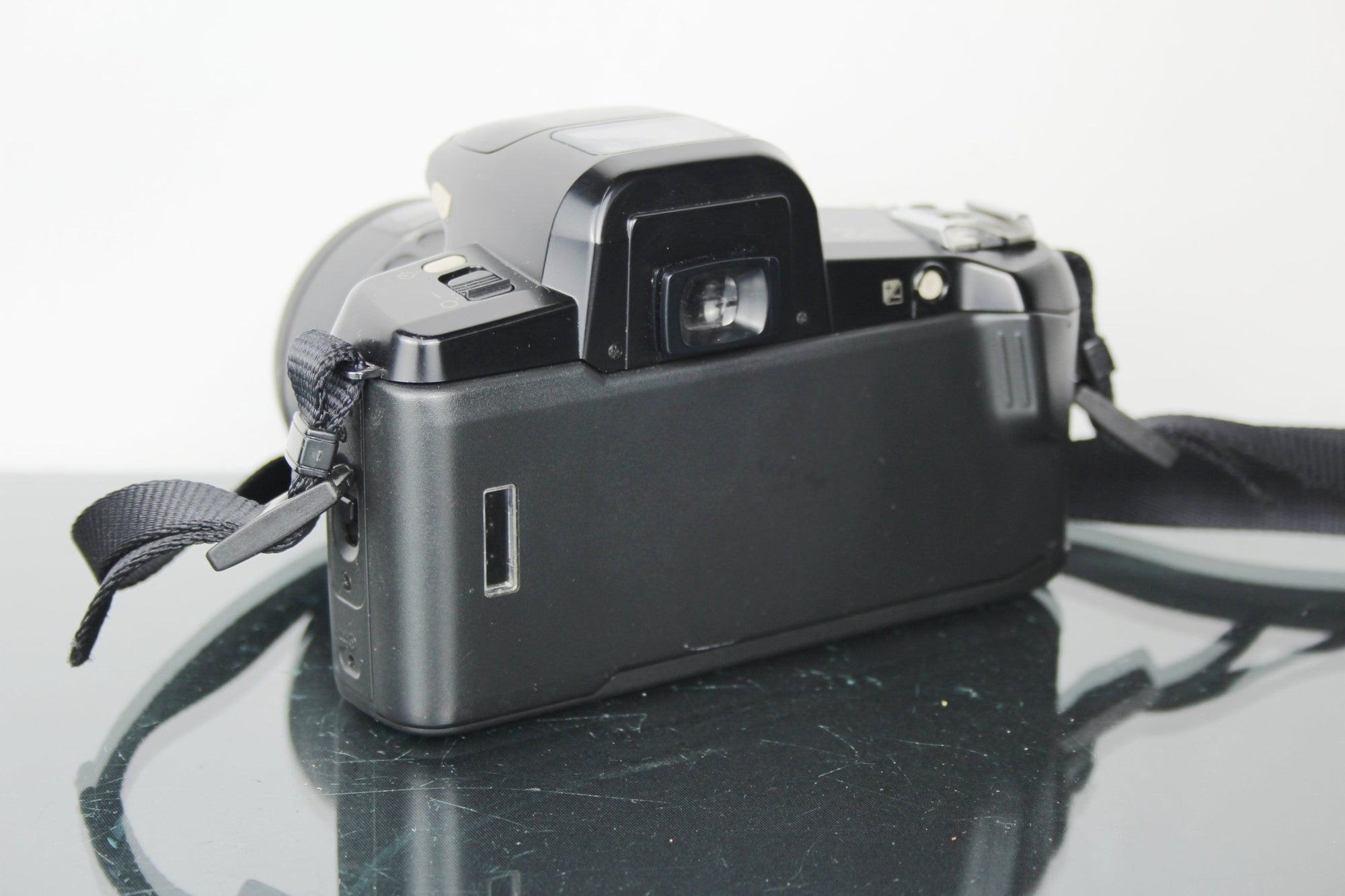 Pentax Z - 10 + Pentax SMC 35 - 80mm 1:4 - 5.6 lens - Dutch|Thrift