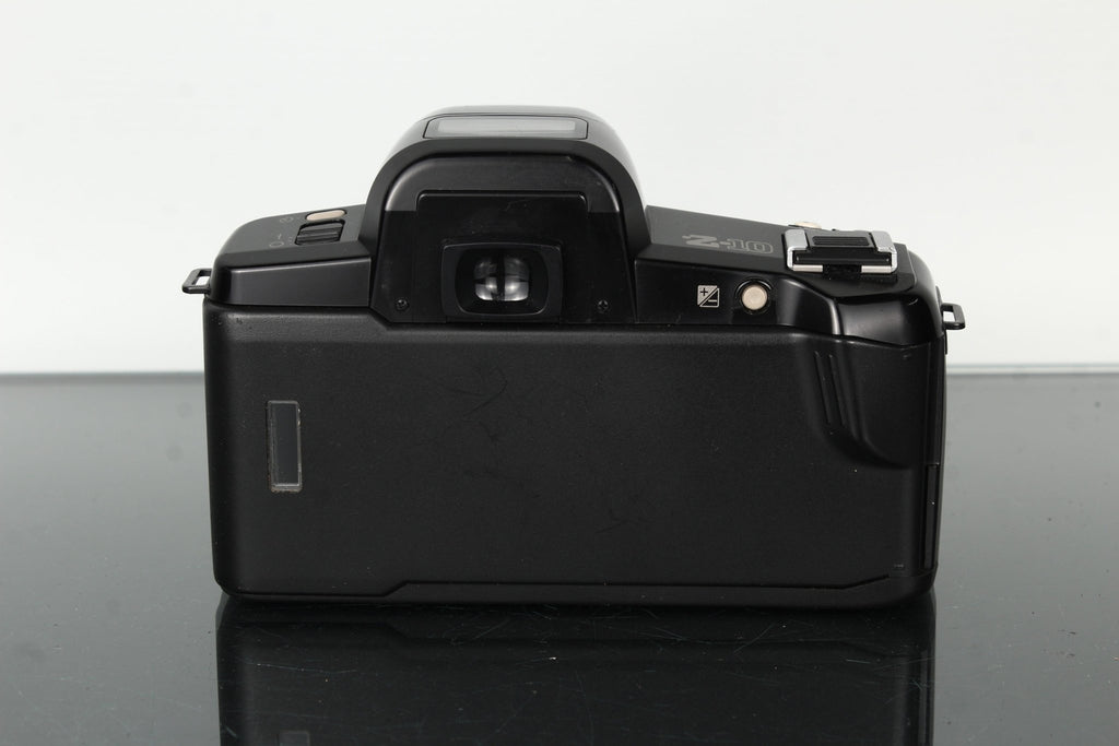 Pentax Z - 10 + Pentax X Zoom 1:3.5 - 4.5 28 - 80mm - Dutch|Thrift